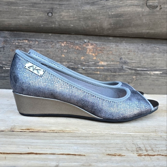 Anne Klein Sport Camrynne Modern Classic Peep Toe Comfort Wedge 7M - Picture 3 of 16